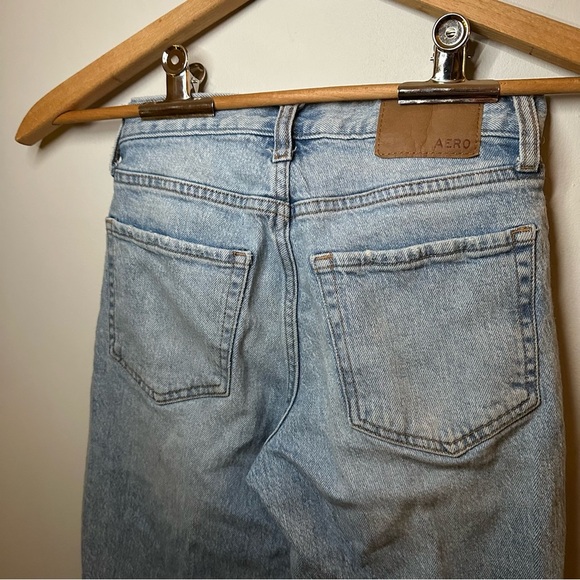 Aeropostale Mom Jeans Distressed Cropped Boot Cut Light Medium Wash 000 Regular - Picture 6 of 11